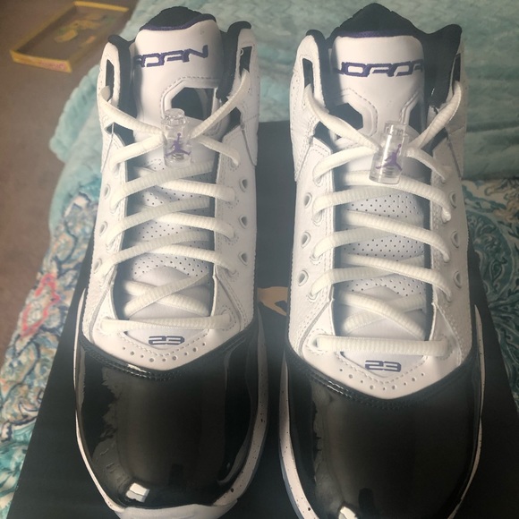 Sold - Picture 1 of 8